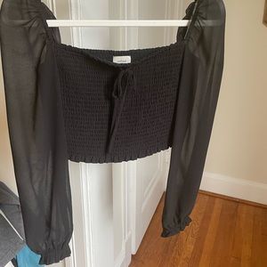 Aritizia black top / Babaton
